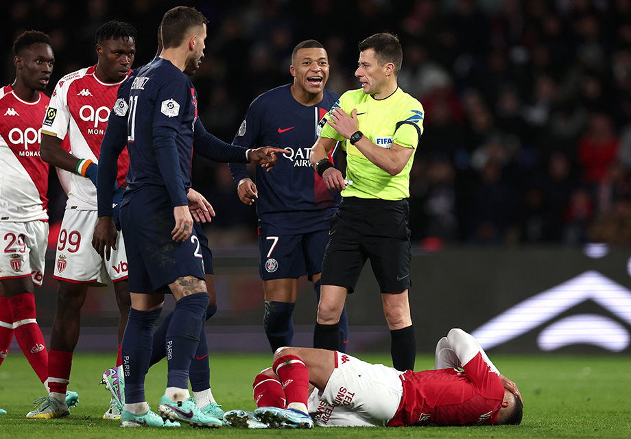 IFAB, futbolu değiştirecek kuralı görüşüyor