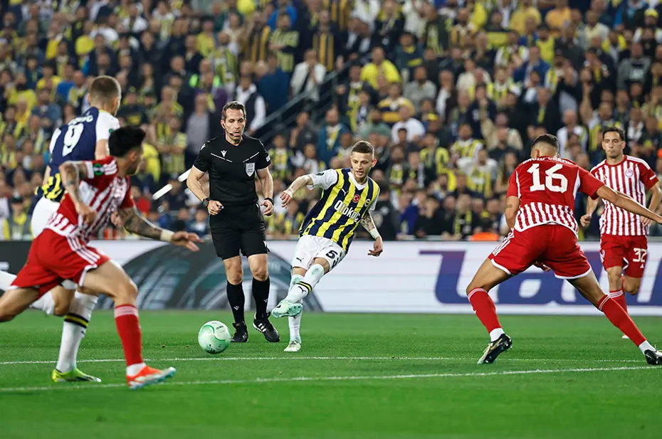 Fenerbahçe maçında 3 penaltı kurtaran kaleciden "muska" itirafı - 2 Fenerbahçe maçında 3 penaltı kurtaran kaleciden "muska" itirafı - 2