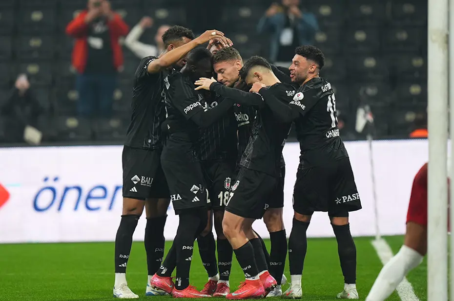 Beşiktaş'ın derbi planı ortaya çıktı: Solskjaer bir konuda özellikle uyardı - 4 Beşiktaş'ın derbi planı ortaya çıktı: Solskjaer bir konuda özellikle uyardı - 4