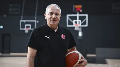 A Milli Takım Başantrenörü Ekrem Memnun'dan taraftarlara çağrı