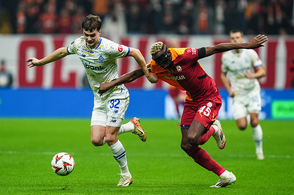 Galatasaray-Dinamo Kiev maçına damga vuran pozisyon: Önce kırmızı, sonra penaltı
