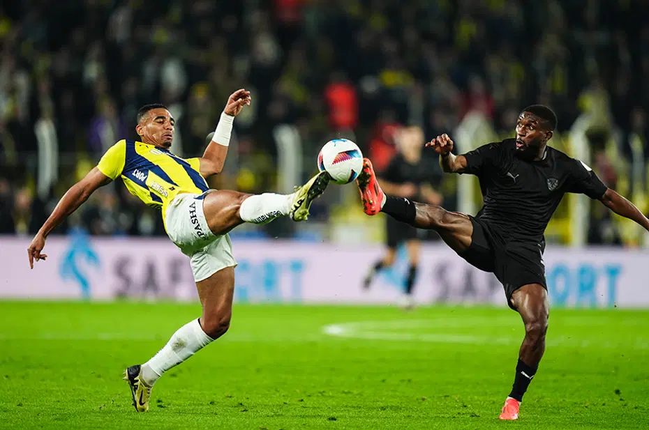 Trio yorumcular Fenerbahçe - Hatayspor maçının tartışmalı pozisyonlarını değerlendirdi: Kırmızı kart ve penaltı - 5