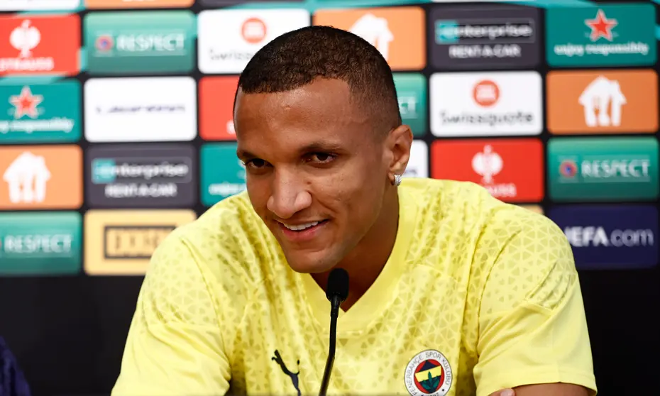 Fenerbahçe resmen duyurdu: Kadro dışı bırakıldı - 2 Fenerbahçe resmen duyurdu: Kadro dışı bırakıldı - 2