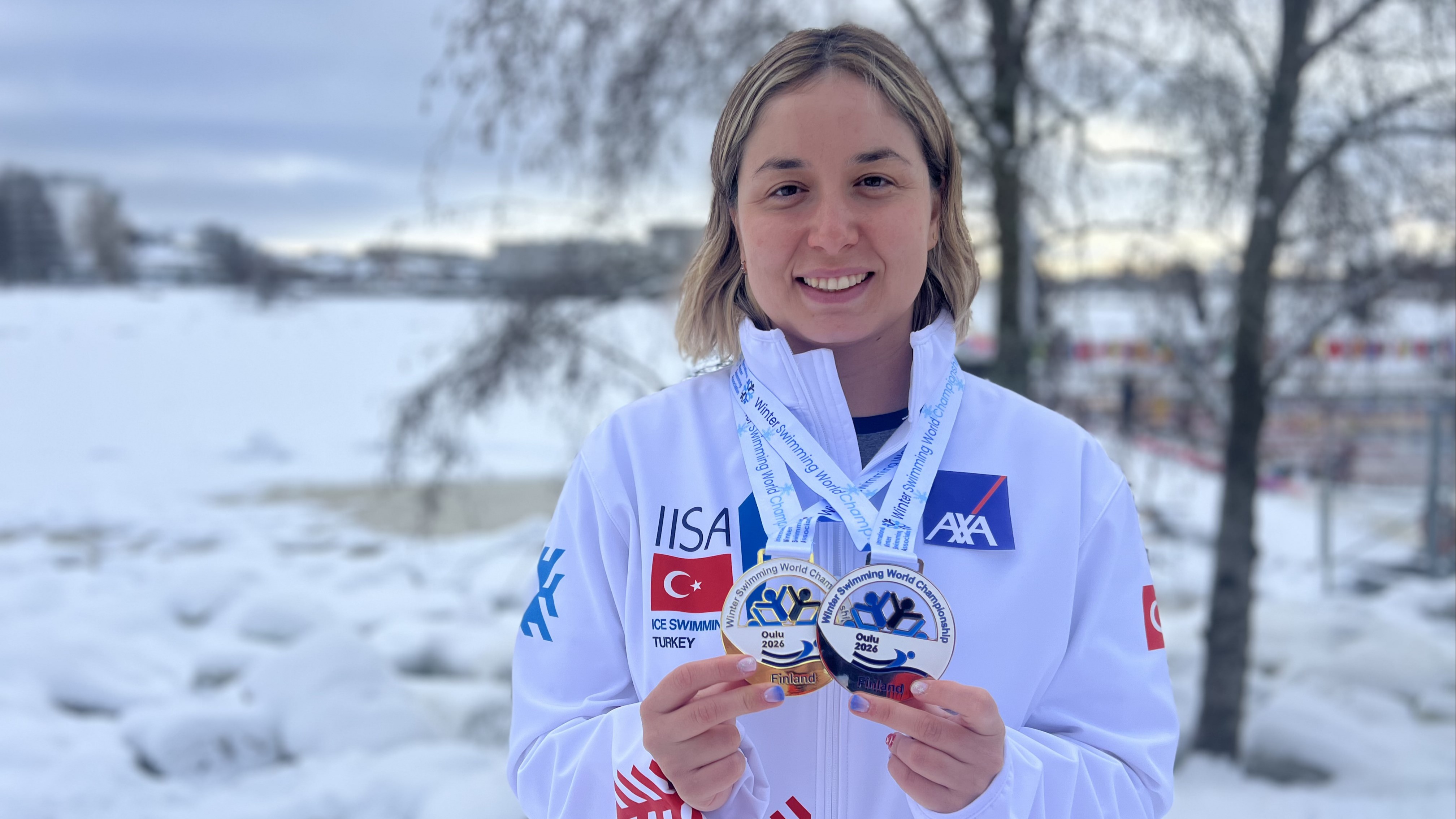 Bengisu Avcı, Kış Yüzme Dünya Şampiyonası'nda dünya rekoru kırdı