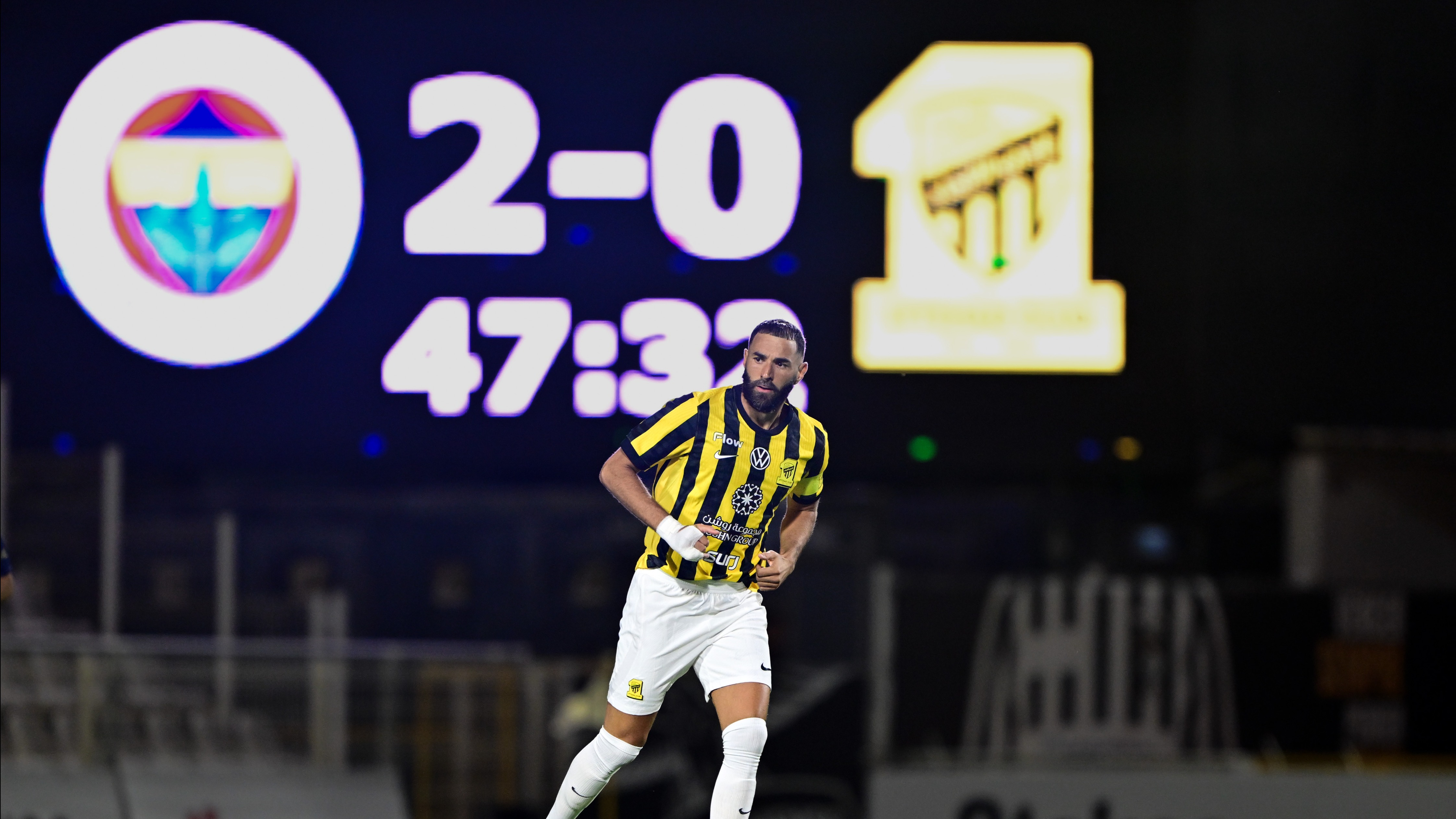 Çağlar Söyüncü ile Benzema arasında maç oynanırken yaşananlar gündemden düşmüyor: Görüntüyü paylaşmayan kalmadı