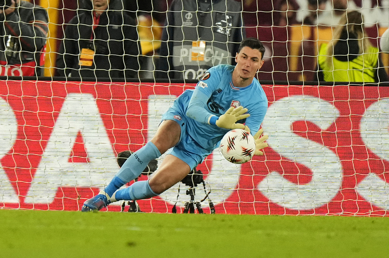 Berke'den Sevgilisine 'Gol Yok' Garantisi! Roma'ya Çektirdi, UEFA'ya Tarih Yazdı!