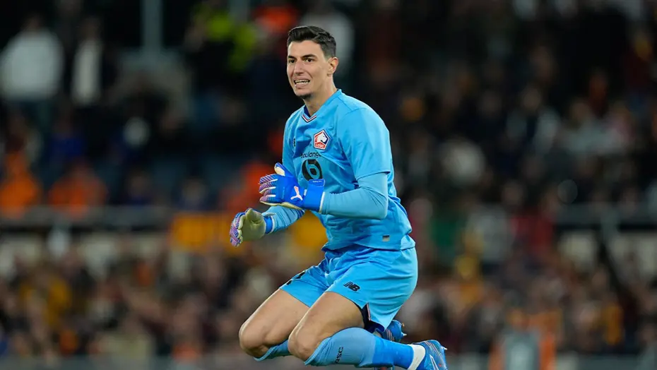 11 metrede rakibi yok: Penaltı canavarı Berke Özer yine kurtardı - 2