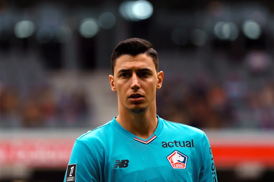 Berke Özer Lille penaltı kurtarışı