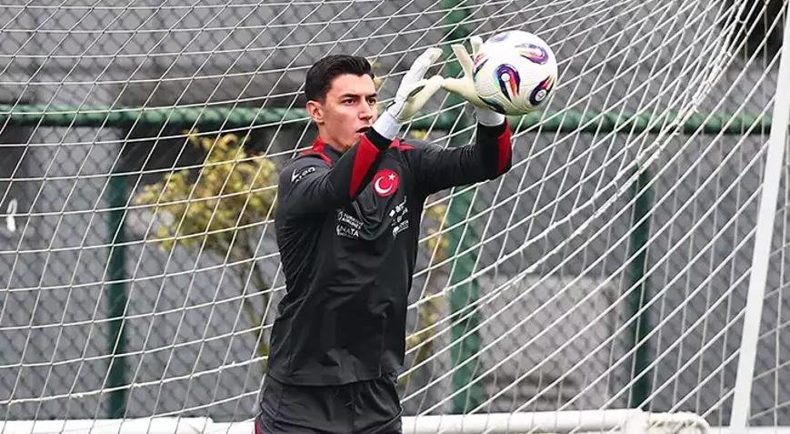 Berke Özer'den Milli Kampa 04:15 Firarı ve 'Hakkınızı Helal Edin' Mesajı!