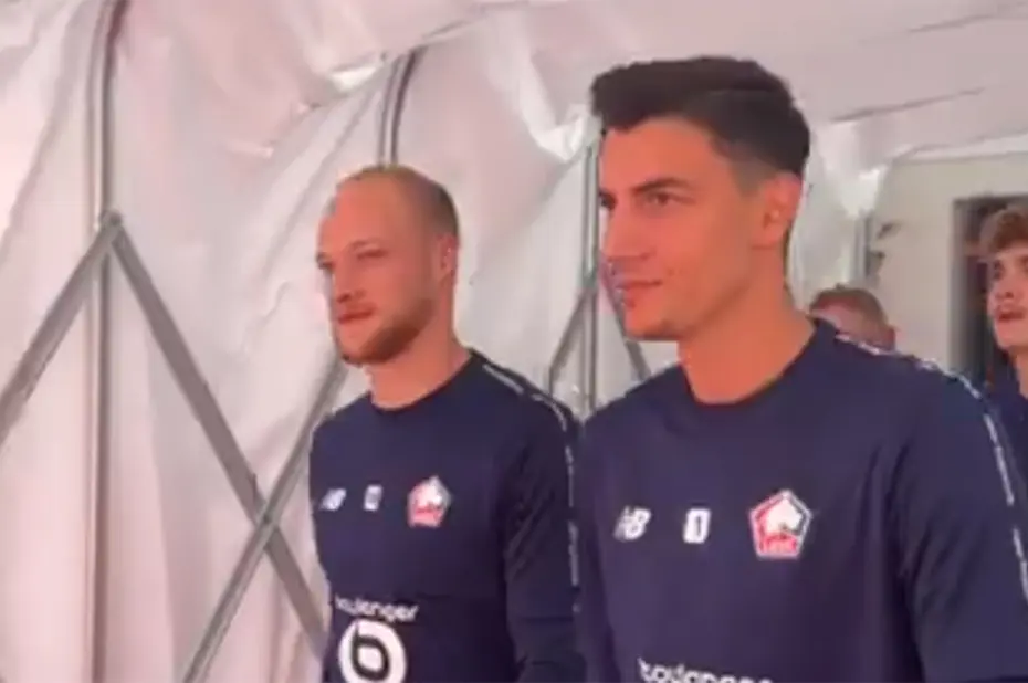 Lille'den Berke Özer kararı: Paylaşım yaparak duyurdular - 3 Lille'den Berke Özer kararı: Paylaşım yaparak duyurdular - 3