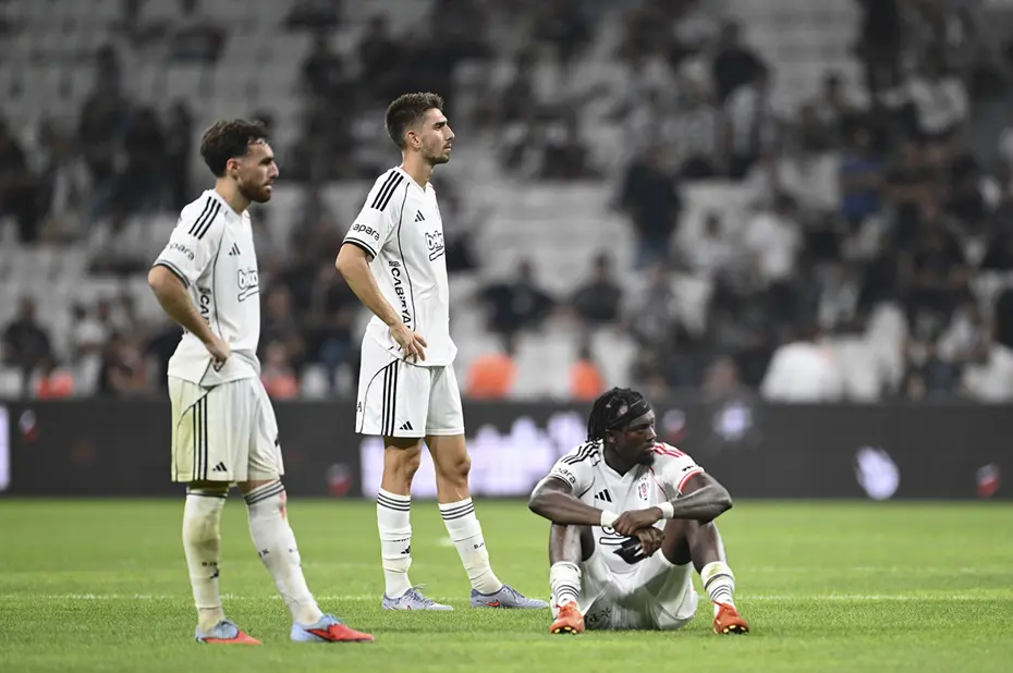 Beşiktaş'ta sıcak dakikalar: Serdal Adalı, Solskjaer’i toplantıya çağırdı - 3