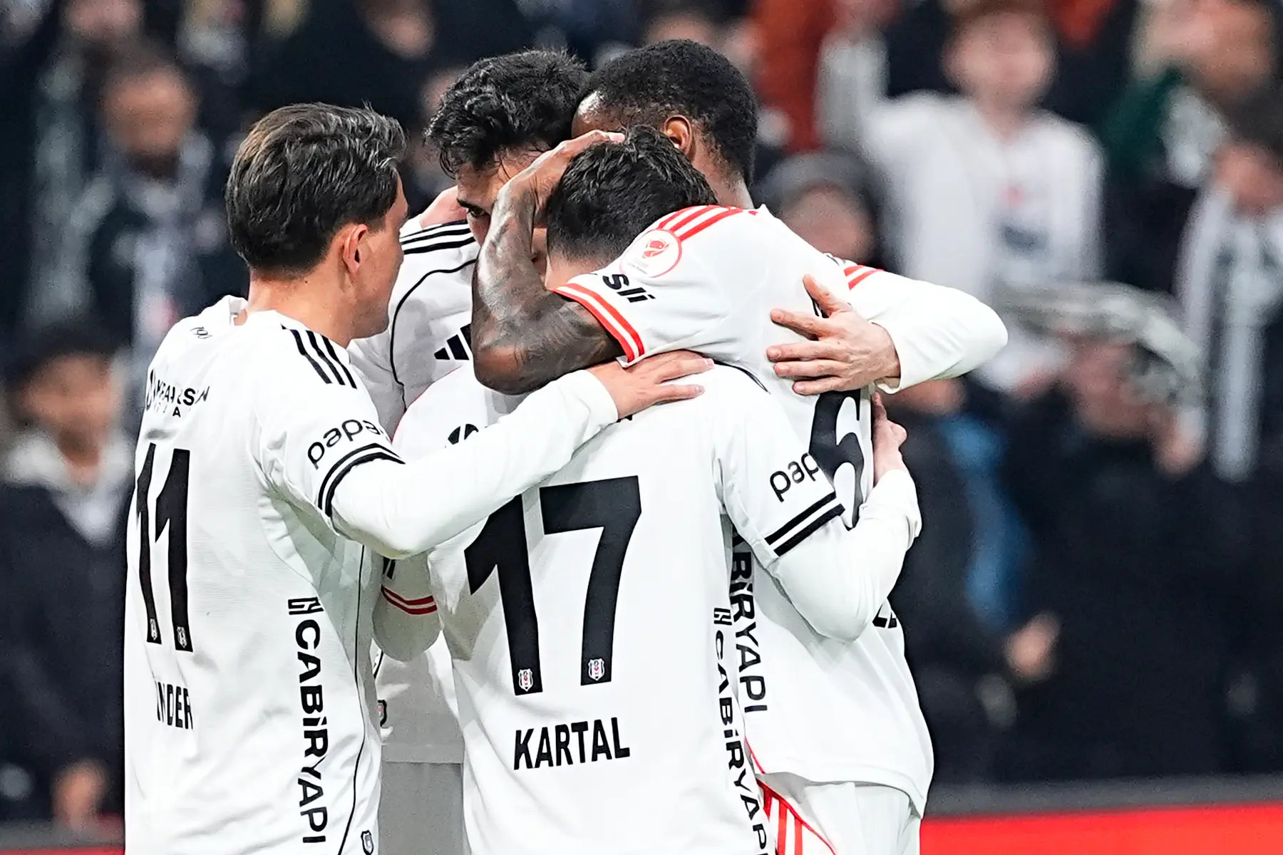 "Bu skor asla tesadüf değil" | Spor yazarları Beşiktaş için ne dedi?