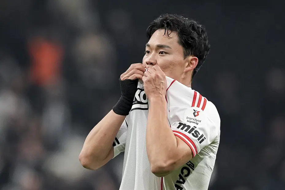 "Hyeon-gyu Oh, Osimhen’in yolunda" | Spor yazarları Beşiktaş için ne dedi? - 4 "Hyeon-gyu Oh, Osimhen’in yolunda" | Spor yazarları Beşiktaş için ne dedi? - 4