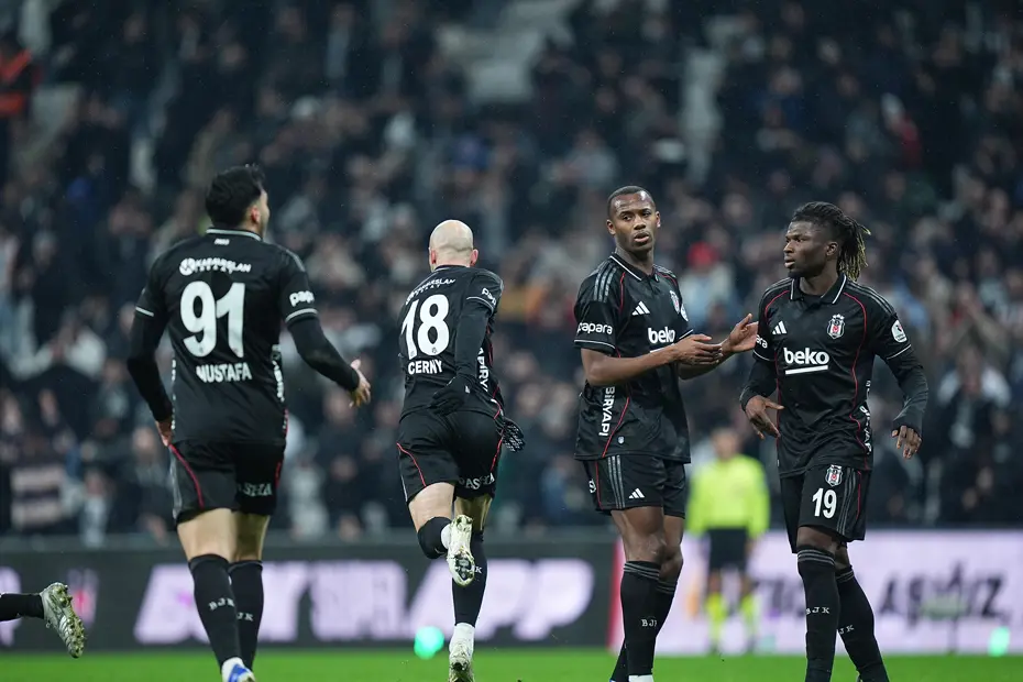 "Tadilat süreci bitmek bilmeyen bir bina gibi" | Spor yazarları Beşiktaş için ne dedi? - 7