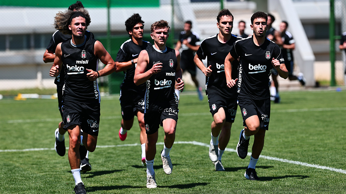 Slovakya kampı kadrosunu duyuran Beşiktaş'tan 5 futbolcu için açıklama