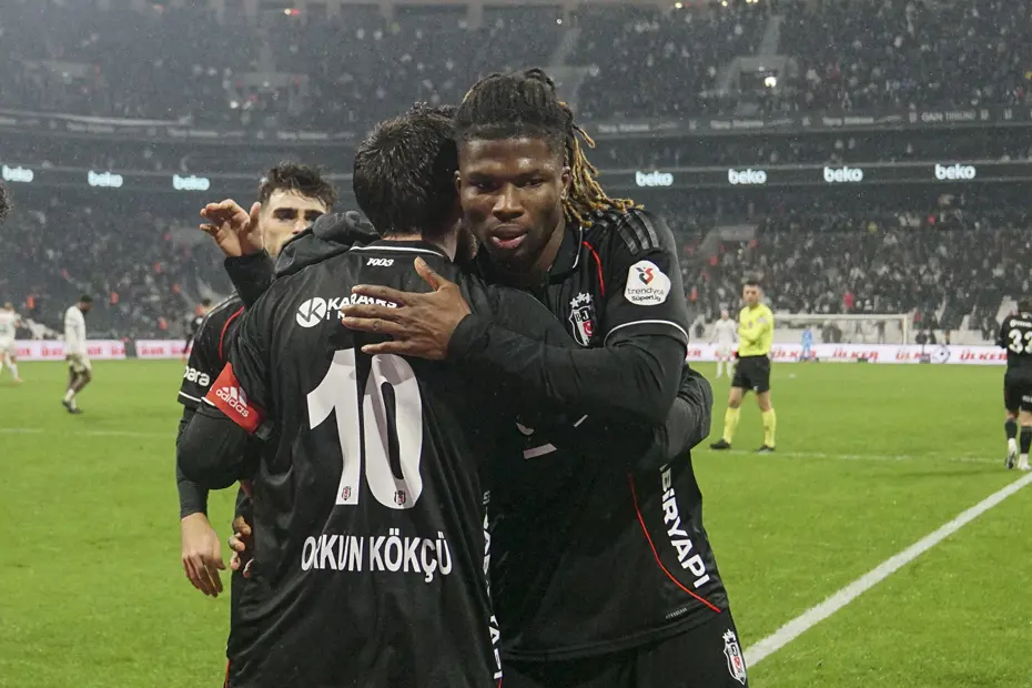 "Tadilat süreci bitmek bilmeyen bir bina gibi" | Spor yazarları Beşiktaş için ne dedi? - 3