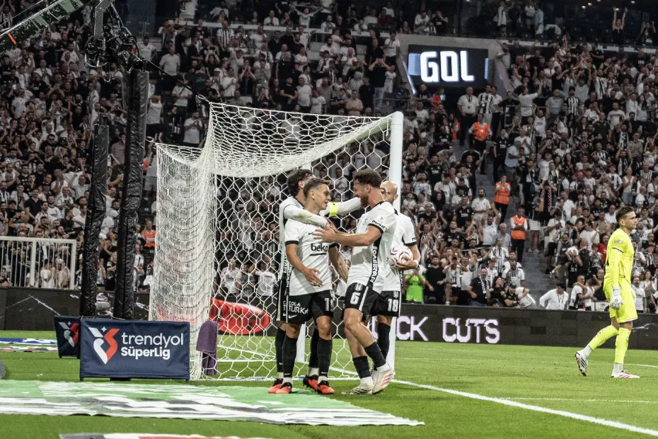 Erzurumspor'u 3 golle geçen Beşiktaş maç fazlasıyla lider - 3