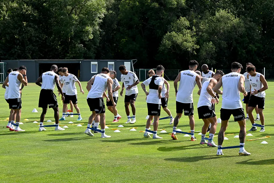 Beşiktaş'ta beklentinin altında kalan 5 isim: Avusturya kampı onlara yaramadı - 8 Beşiktaş'ta beklentinin altında kalan 5 isim: Avusturya kampı onlara yaramadı - 8