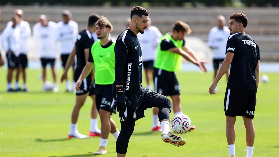 Slovakya'da mesaiye başlayan Beşiktaş'ta Ndidi gelişmesi - 9 Slovakya'da mesaiye başlayan Beşiktaş'ta Ndidi gelişmesi - 9