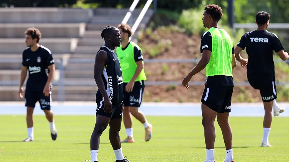 Slovakya'da mesaiye başlayan Beşiktaş'ta Ndidi gelişmesi - 5 Slovakya'da mesaiye başlayan Beşiktaş'ta Ndidi gelişmesi - 5