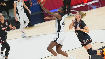 Beşiktaş evinde ÇBK Mersin'e yenildi