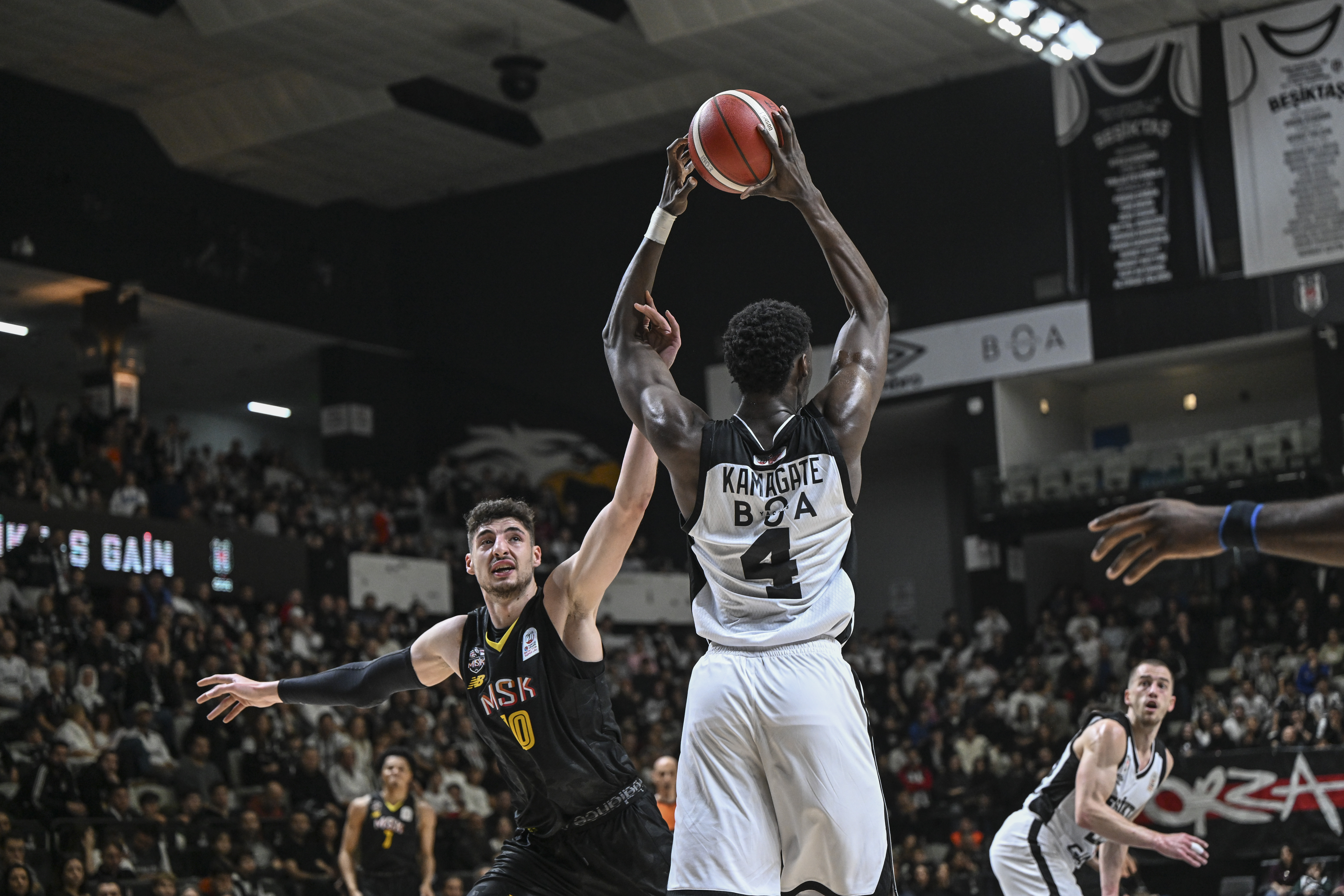 Beşiktaş GAİN ligde 3 maç sonra kazandı