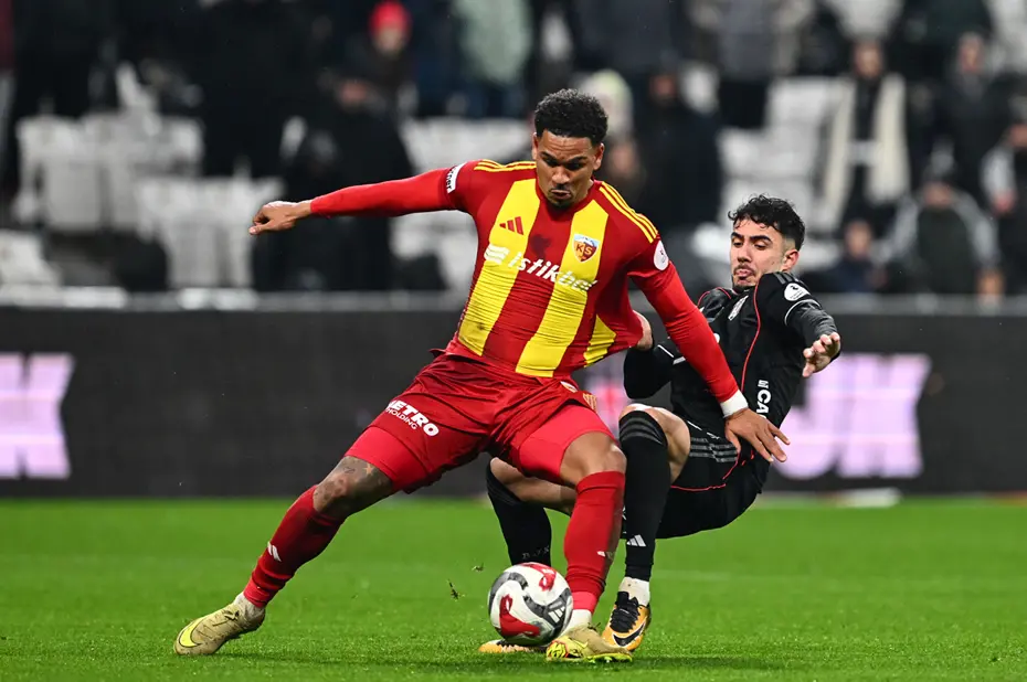 Beşiktaş maçındaki olay pozisyona Trio yorumu: 8 dakika boyunca kare kare izleyip son noktayı koydular - 4