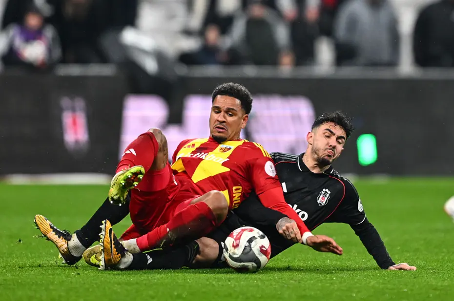 Beşiktaş maçındaki olay pozisyona Trio yorumu: 8 dakika boyunca kare kare izleyip son noktayı koydular - 7