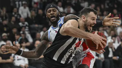 Beşiktaş maçında açılan skandal pankarta komik ceza