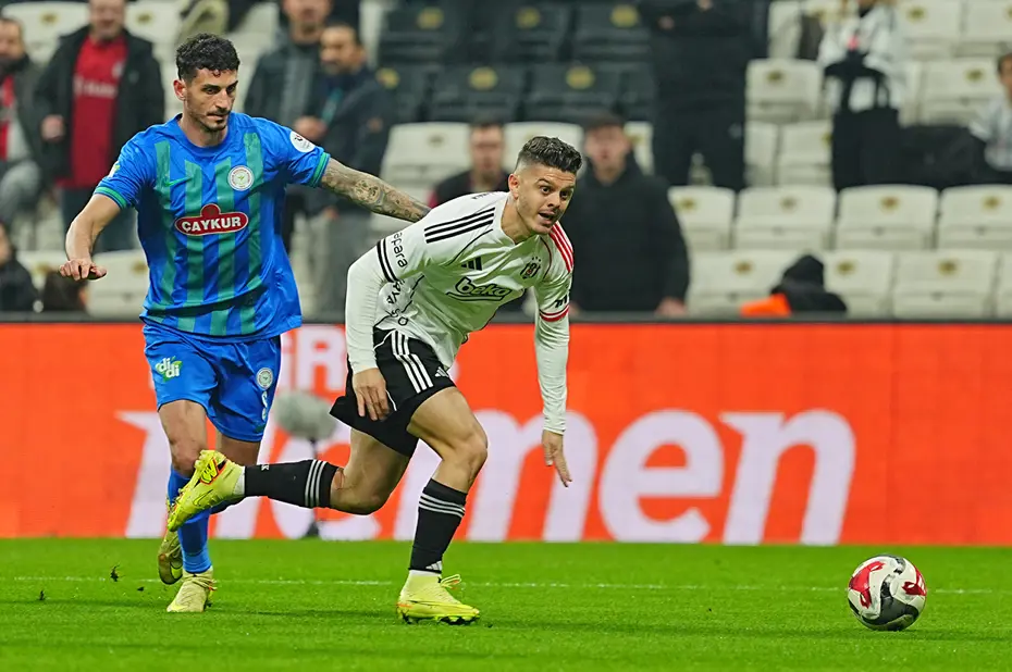 Tesiste valizler toplandı: Sergen Yalçın 10 futbolcunun üstünü çizdi - 3