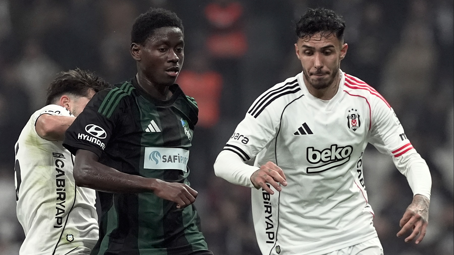 Trio Ekibi Beşiktaş Maçına Neşter Vurdu: İhlaller ve 'Olsa Kırmızıydı' Sendromu!