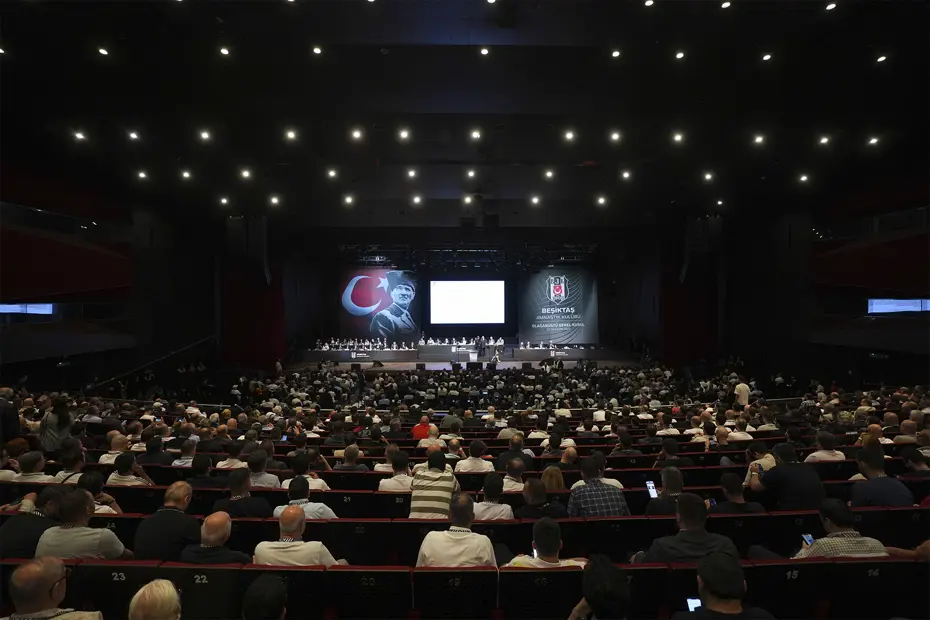 Beşiktaş'ta tarihi projeye onay: Serdal Adalı yönetimine tam yetki - 8 Beşiktaş'ta tarihi projeye onay: Serdal Adalı yönetimine tam yetki - 8
