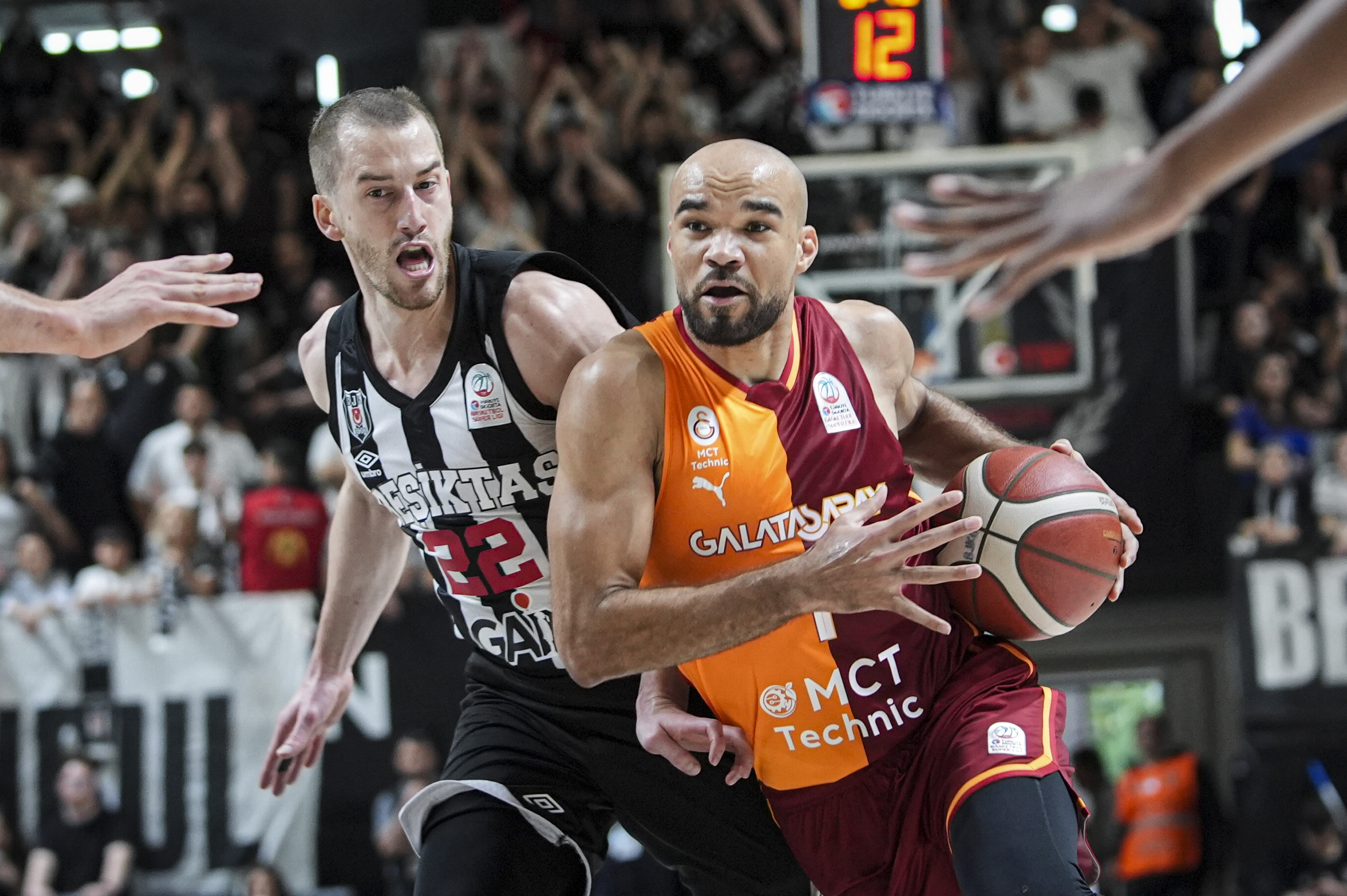 Potada derbiyi Galatasaray MCT Technic kazandı