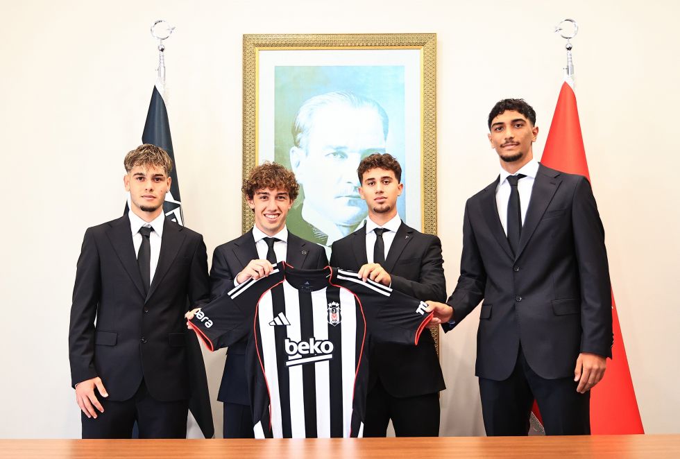 Beşiktaş'tan Erken Evlilik Teklifi: 4 Gence 2028'e Kadar 'Siz Bizimsiniz!' Dediler!