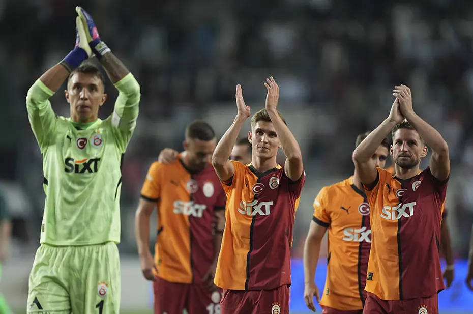 "388 günde 70 maça çıkan adam" | Spor yazarları Galatasaray için ne dedi? - 5 "388 günde 70 maça çıkan adam" | Spor yazarları Galatasaray için ne dedi? - 5