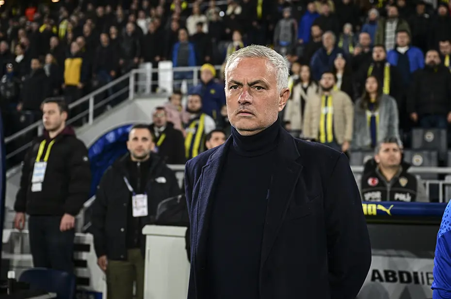 Jose Mourinho'dan Fenerbahçe kararı: İngilizlerin iddiası gündeme bomba gibi düşmüştü - 3 Jose Mourinho'dan Fenerbahçe kararı: İngilizlerin iddiası gündeme bomba gibi düşmüştü - 3