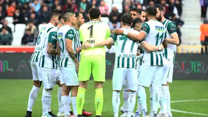 Süper Lig | Giresunspor kalecisi ilk yarıda 4 gol yedi ve ıslıklandı; ikinci yarıya çıkmadı