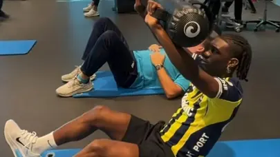 Premier Lig'in yıldızı Fenerbahçe formasını giydi, idmanı paylaştı: Yorum bombardımanı var