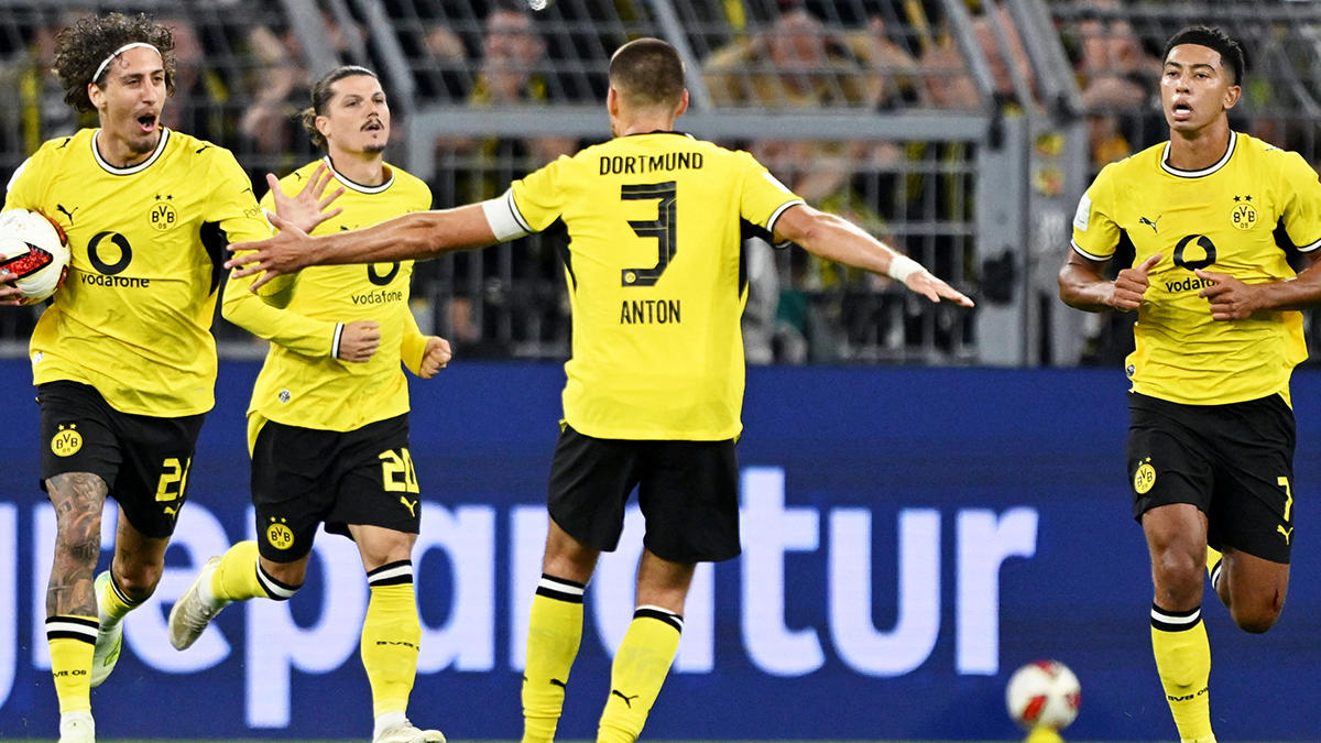 10 kişi kalan Borussia Dortmund 2 golle kazandı, sezonu galibiyetle açtı