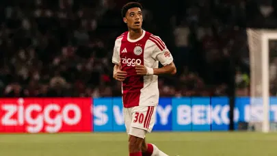 Ruben van Bommel'in sert faulü Ajax'ı yaktı: Aaron Bouwman eylül ayını kapattı Ruben van Bommel'in sert faulü Ajax'ı yaktı: Aaron Bouwman eylül ayını kapattı