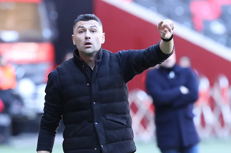 SON DAKİKA | Burak Yılmaz'dan istifa açıklaması: Zehir zemberek sözler sarf etti