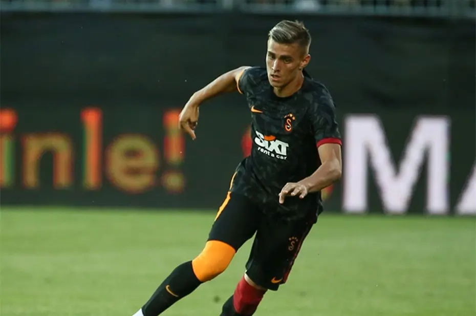 Galatasaray'da bir ayrılık daha yaşandı: Yeni takımı belli oldu - 7 Galatasaray'da bir ayrılık daha yaşandı: Yeni takımı belli oldu - 7