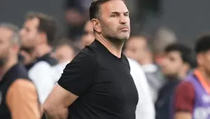 "Okan Buruk hangi futbolcuların üstünü çizeceğini gördü" | Spor yazarları Galatasaray için ne dedi? "Okan Buruk hangi futbolcuların üstünü çizeceğini gördü" | Spor yazarları Galatasaray için ne dedi?