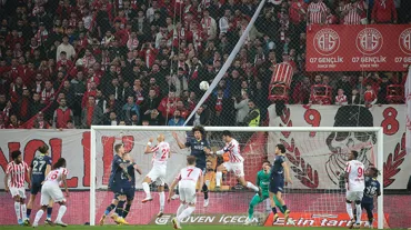 Fenerbahçe'de 3, Antalyaspor'da 4 değişiklik