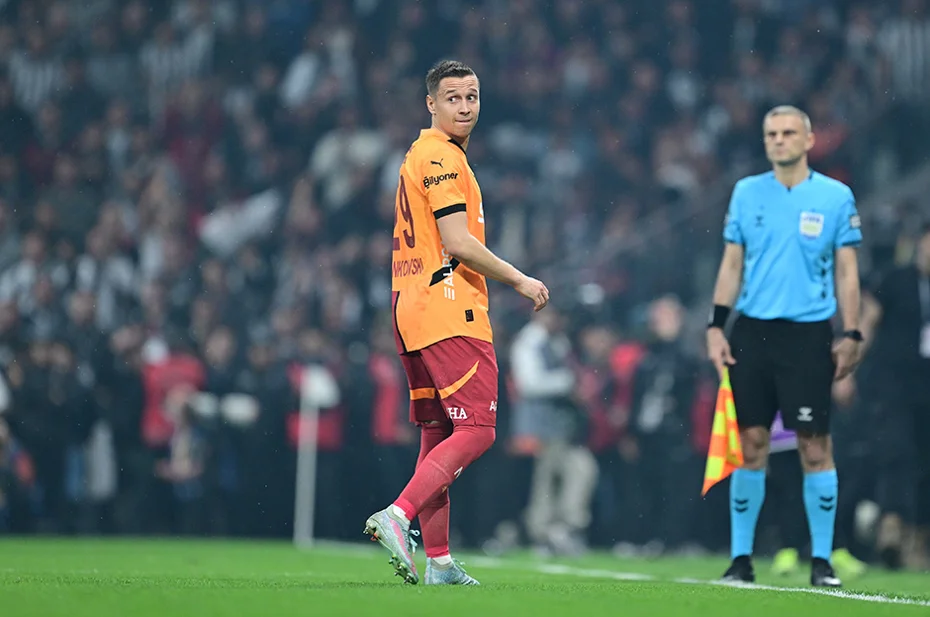 Anlaşma sağlandı, Galatasaray zarara razı oldu: Tartışılan transfer takımdan ayrılıyor - 1