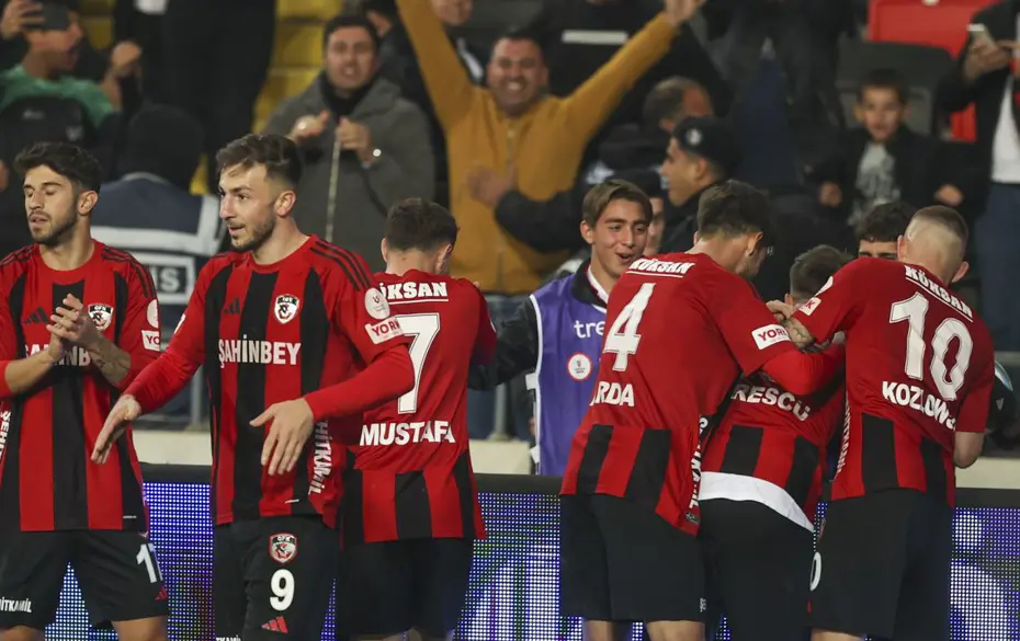 Süper Lig'de penaltı raporu: En çok Galatasaray'ın aleyhine penaltı verildi, en çok Beşiktaş penaltı kazandı - 12