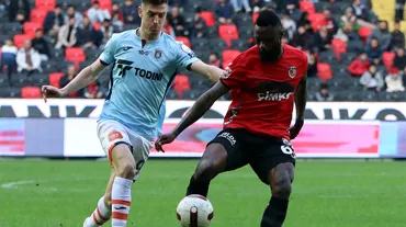 Başakşehir deplasmanda 2 golle kazandı