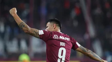 İZLE | Ceza sahası dışından 90'da muhteşem gol: Takımına galibiyeti getirdi