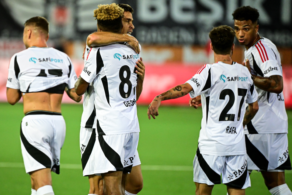 "İki bek ve sol stoper lazım" | Spor yazarları, Beşiktaş'ı değerlendirdi