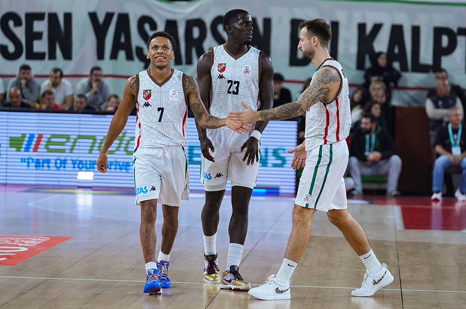 Karşıyaka'dan 104 sayılık galibiyet